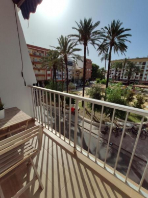 Piso 3 dormitorios renovado centro urbano Dénia